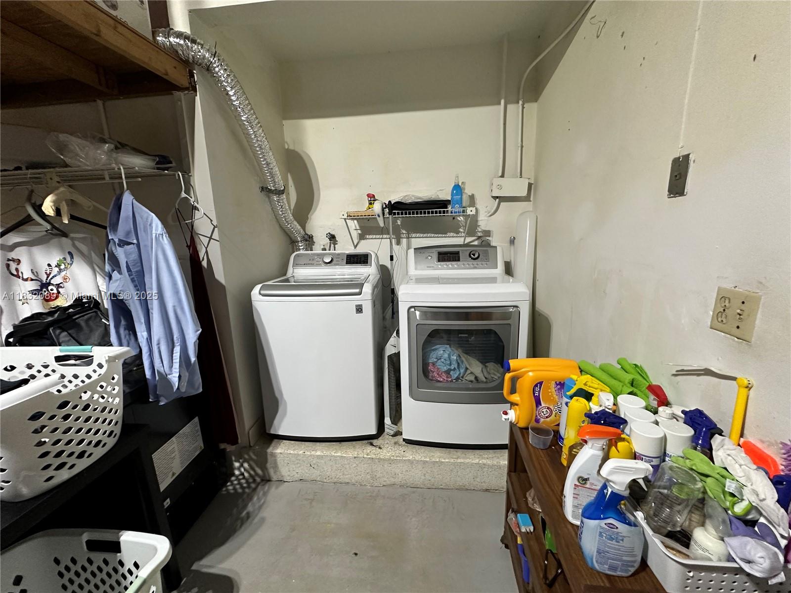 See details 8821 4 / 2 2182 sq. ft. $ 2025-07-28 0 Photo