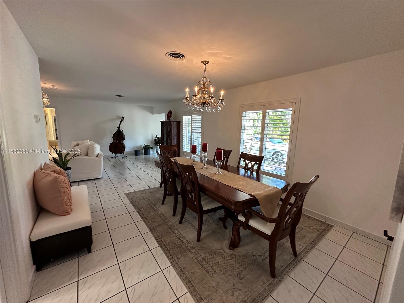 See details 8821 4 / 2 2182 sq. ft. $ 2025-07-28 0 Photo