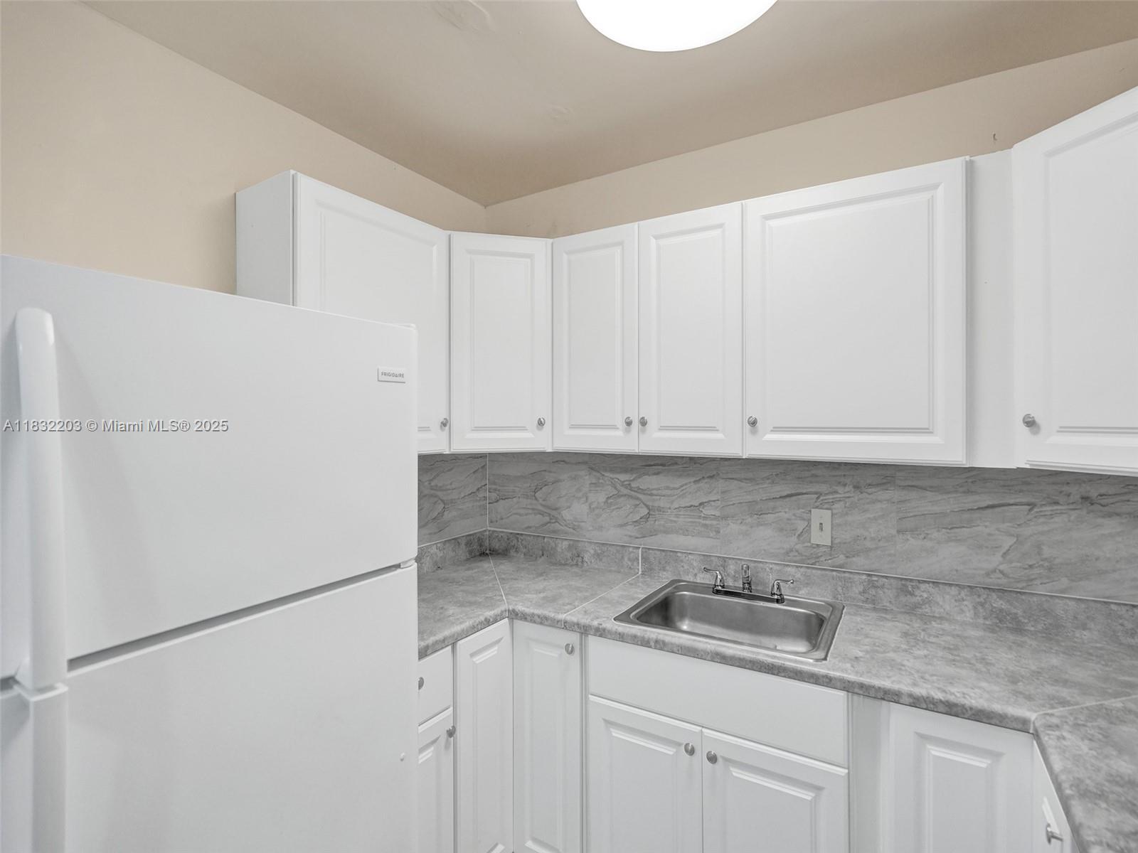 See details / 3819 sq. ft. $ 2025-07-01 0 Photo