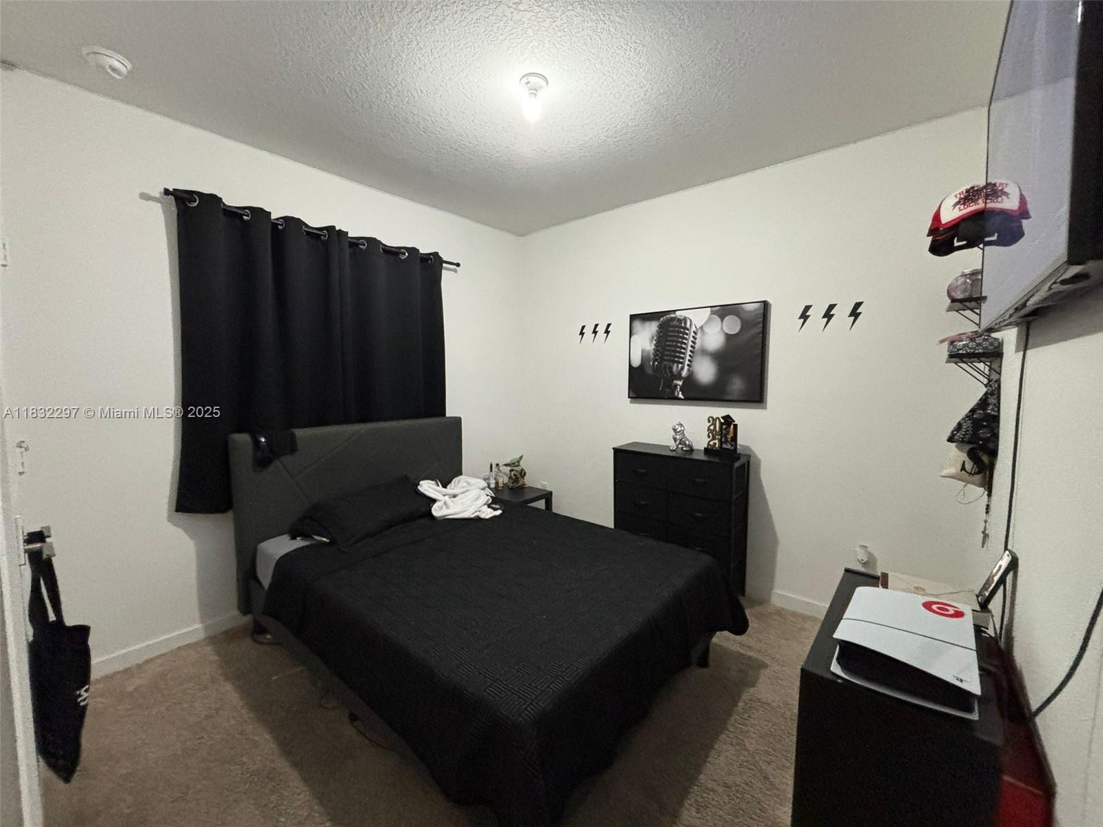 830 4 / 3 1826 sq. ft. $ 2025-09-18 0 Photo