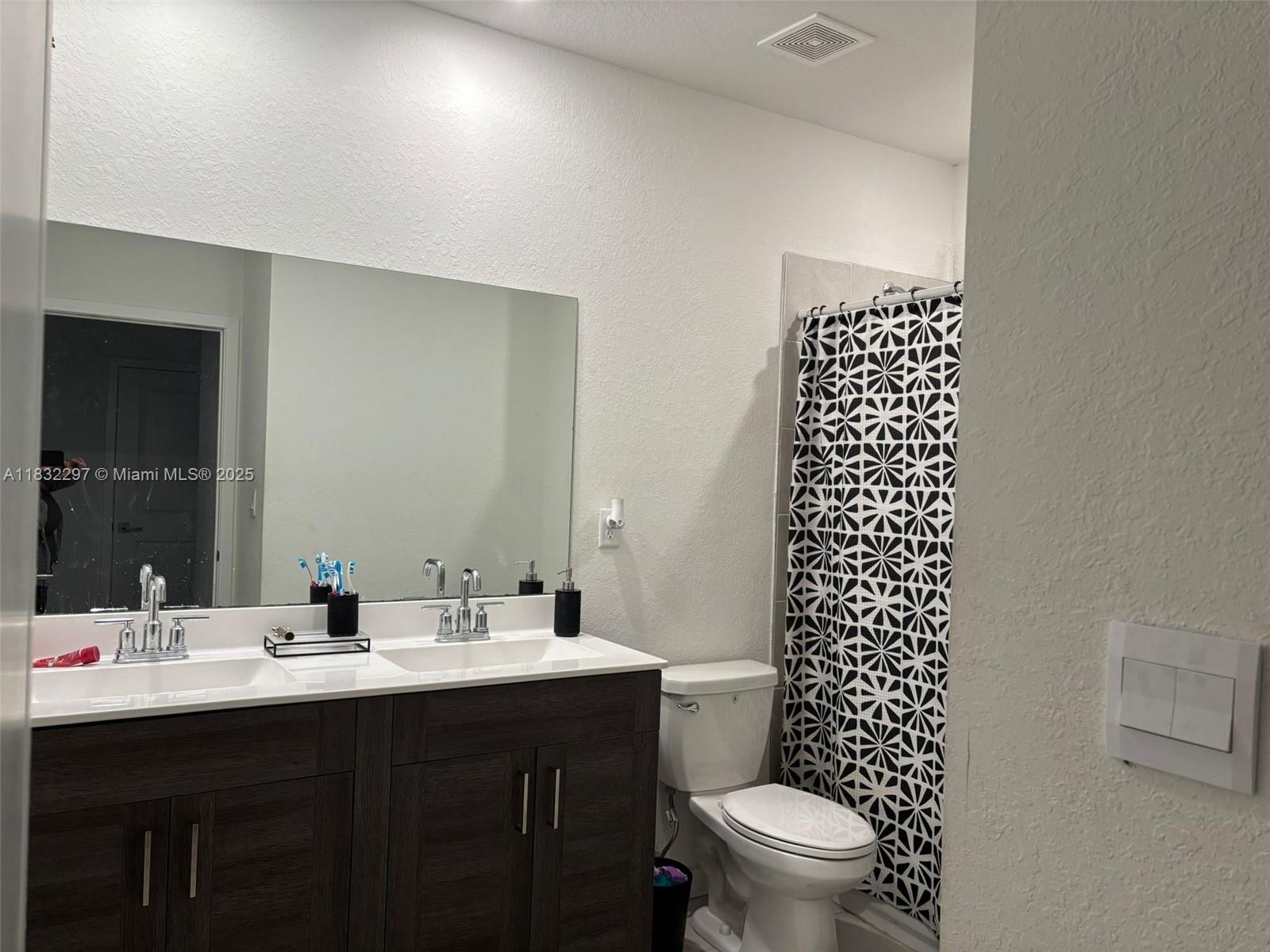 830 4 / 3 1826 sq. ft. $ 2025-09-18 0 Photo