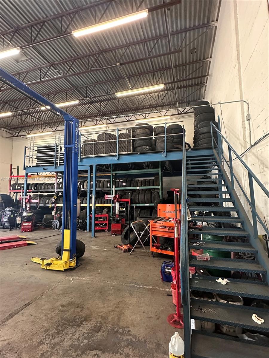 See details / sq. ft. $ 2025-07-01 0 Photo