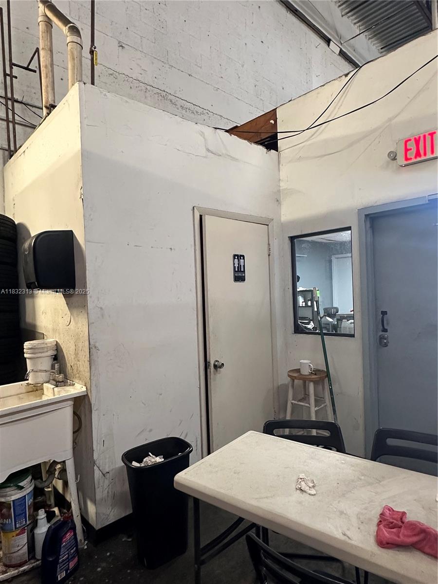 See details / sq. ft. $ 2025-07-01 0 Photo