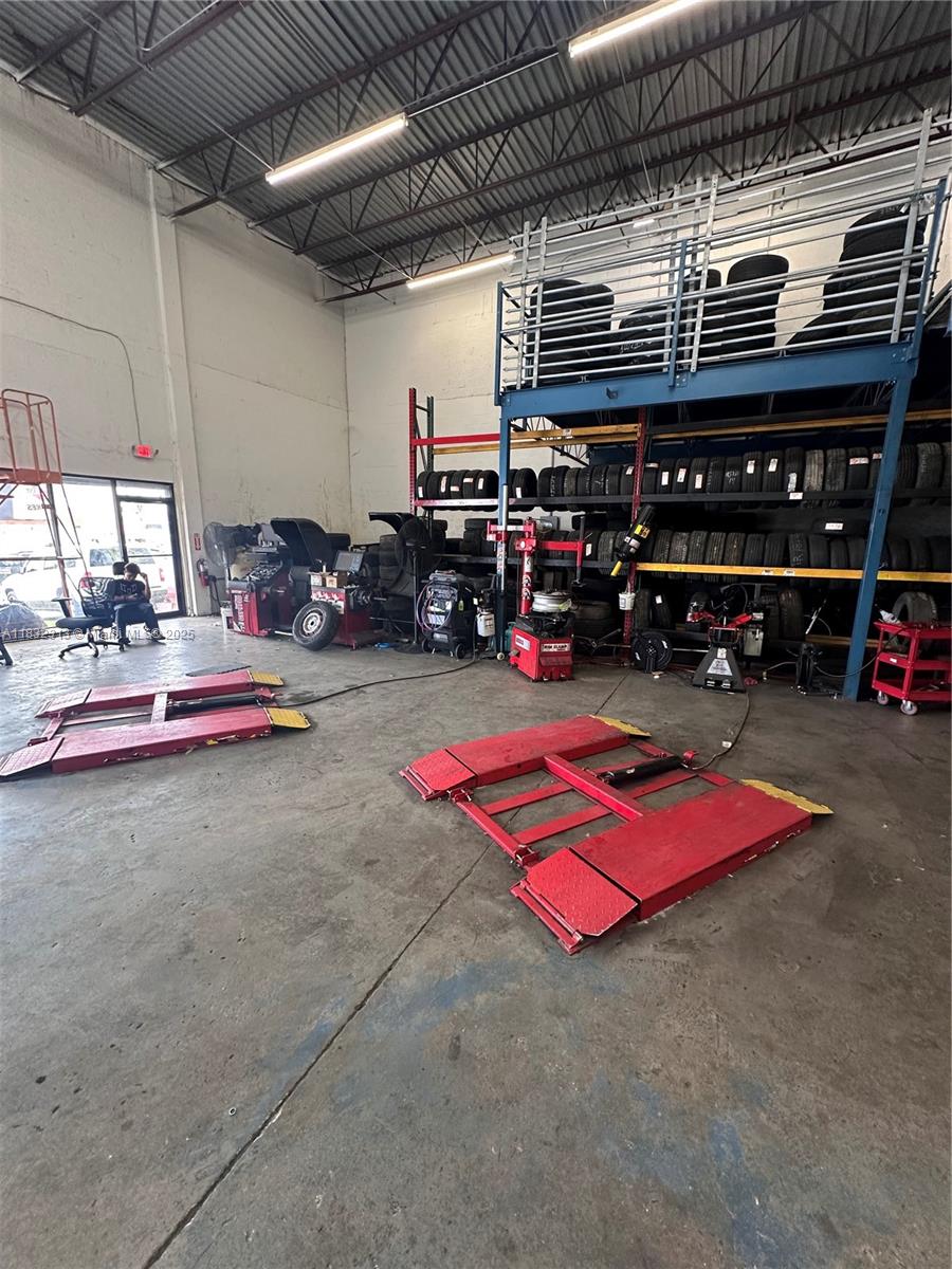 See details / sq. ft. $ 2025-07-01 0 Photo