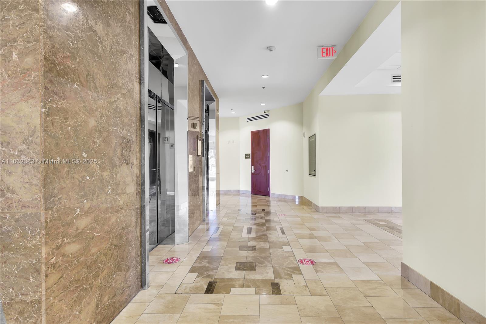 322-324-326  /   sq. ft. $ 2025-07-01 0 foto
