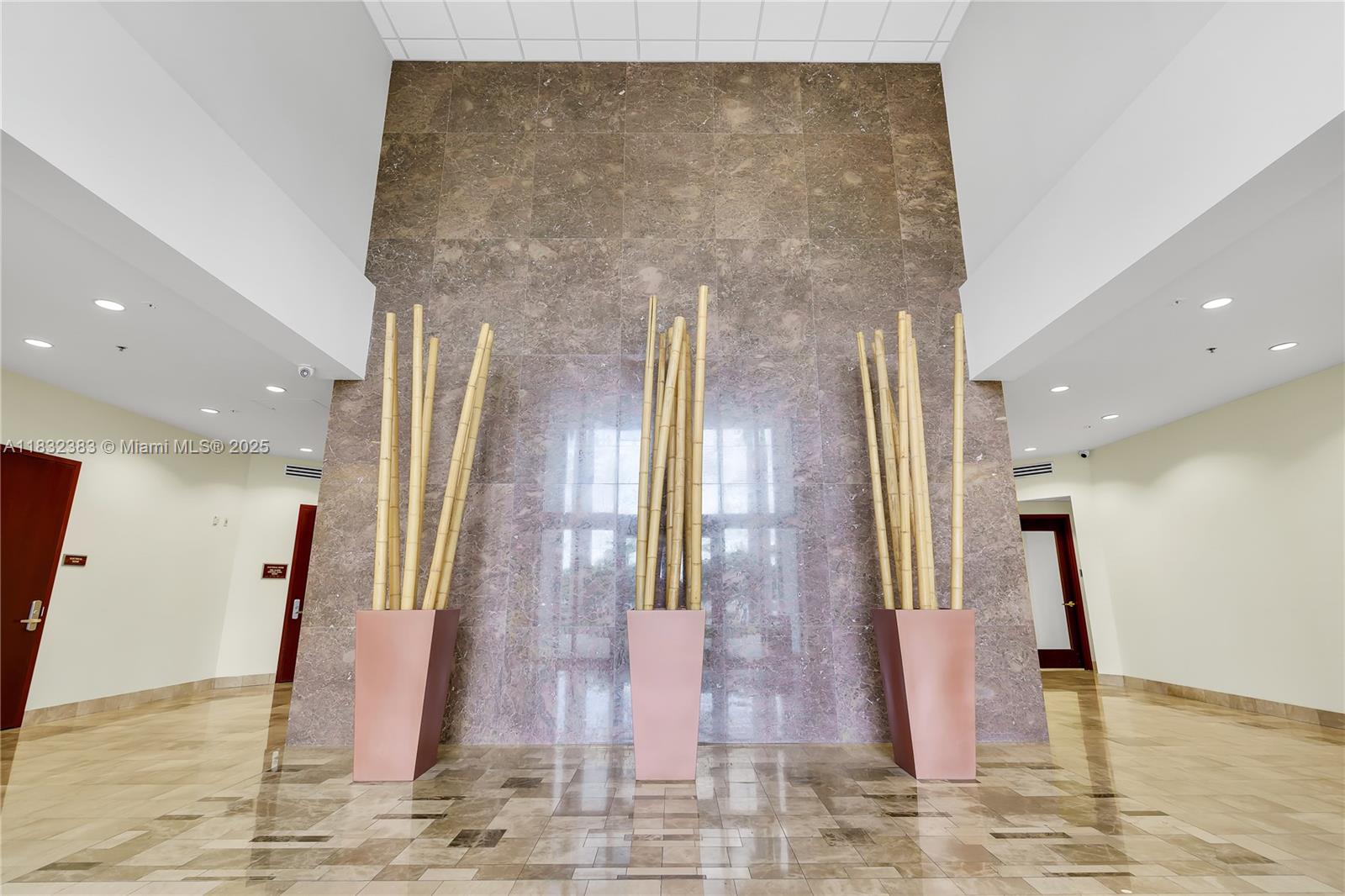 322-324-326  /   sq. ft. $ 2025-07-01 0 foto