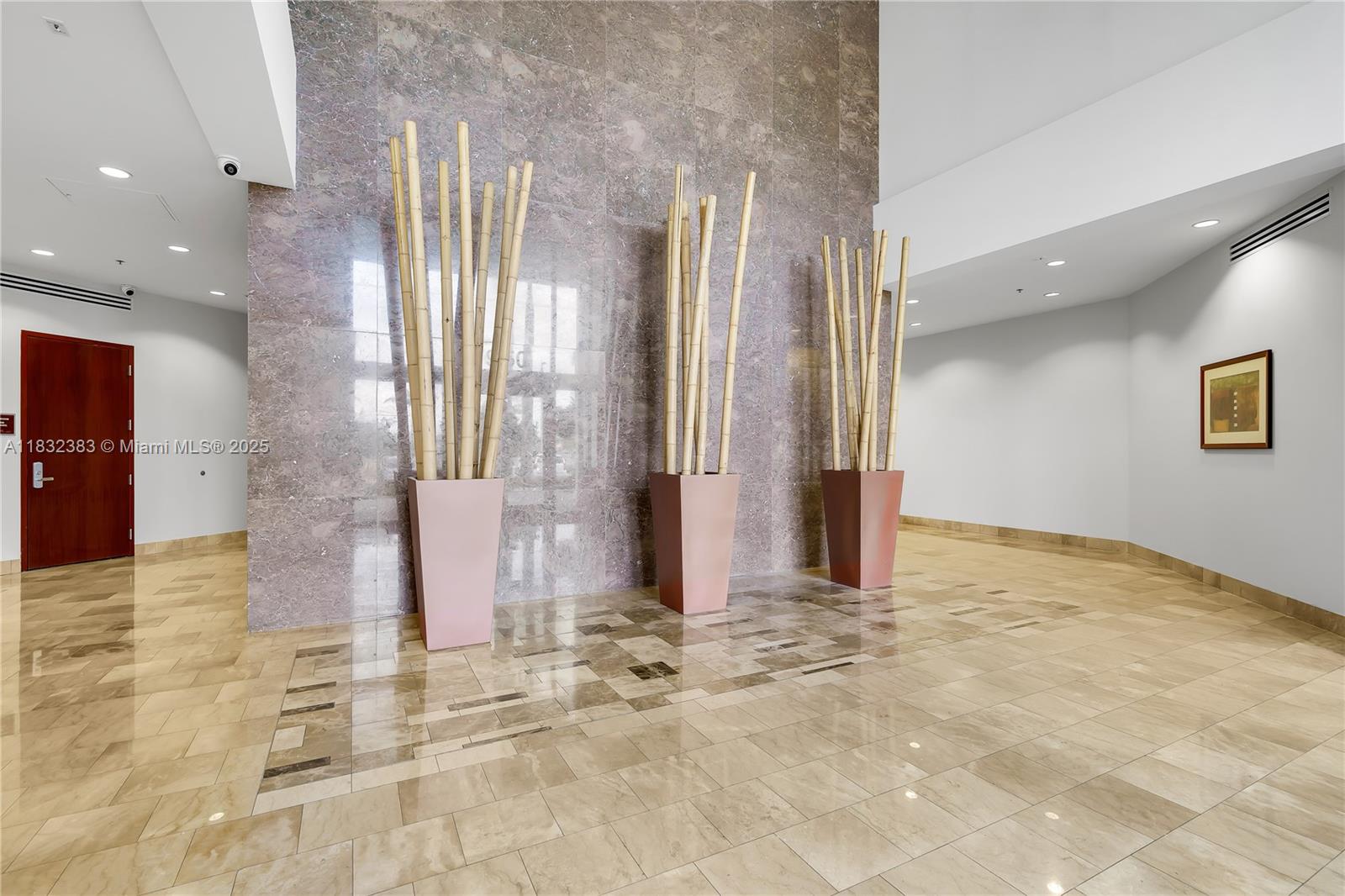 322-324-326  /   sq. ft. $ 2025-07-01 0 foto
