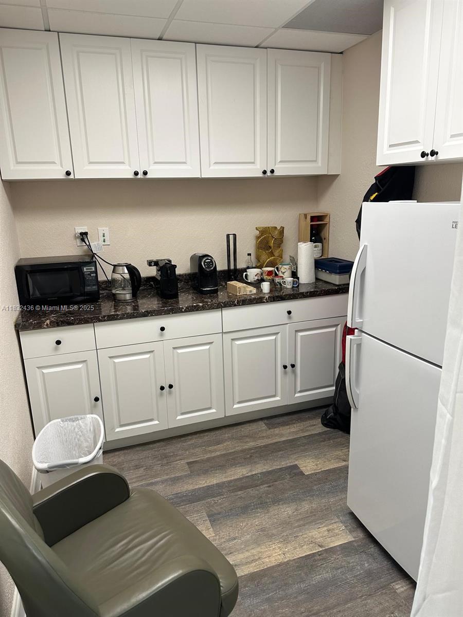 206  /   sq. ft. $ 2025-07-01 0 foto