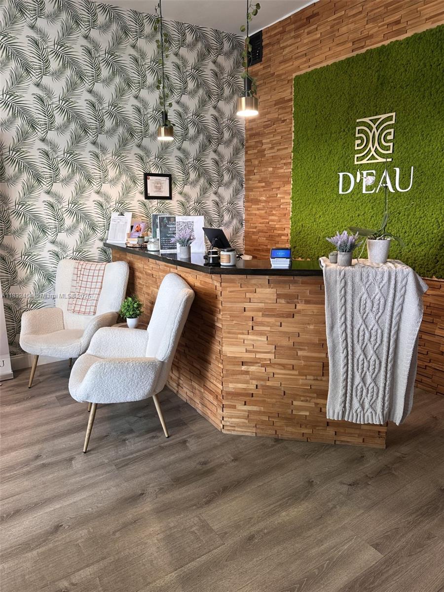 See details / sq. ft. $ 2025-07-01 0 Photo