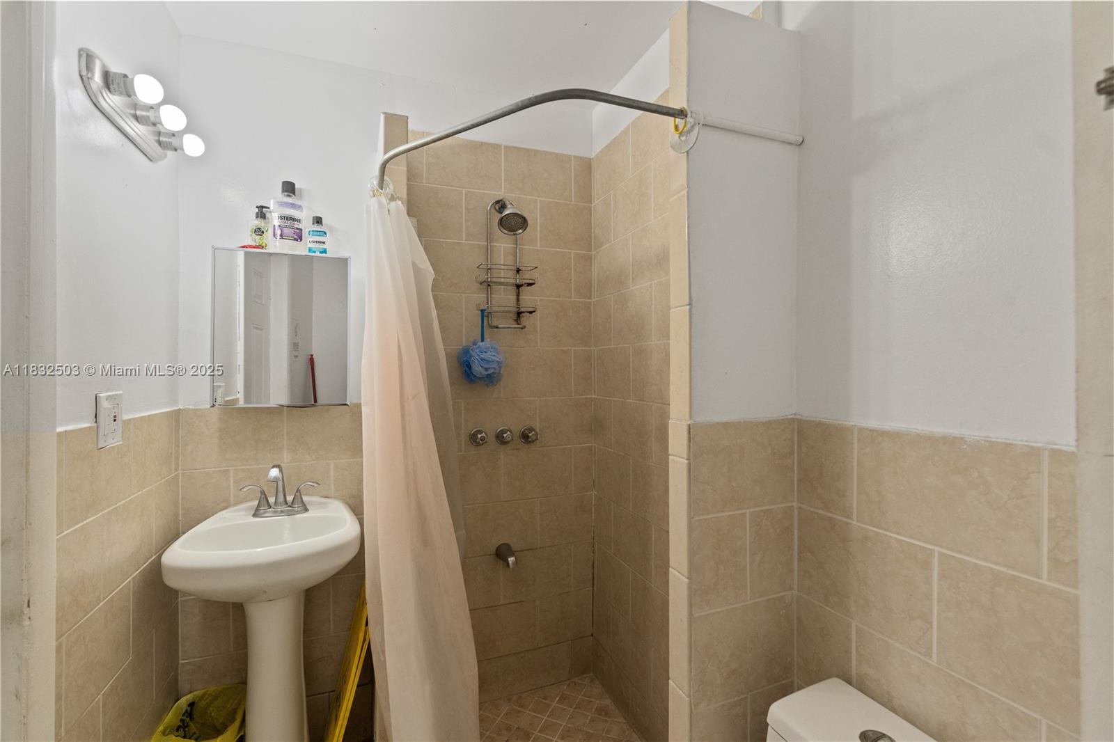 See details / sq. ft. $ 2025-07-01 0 Photo