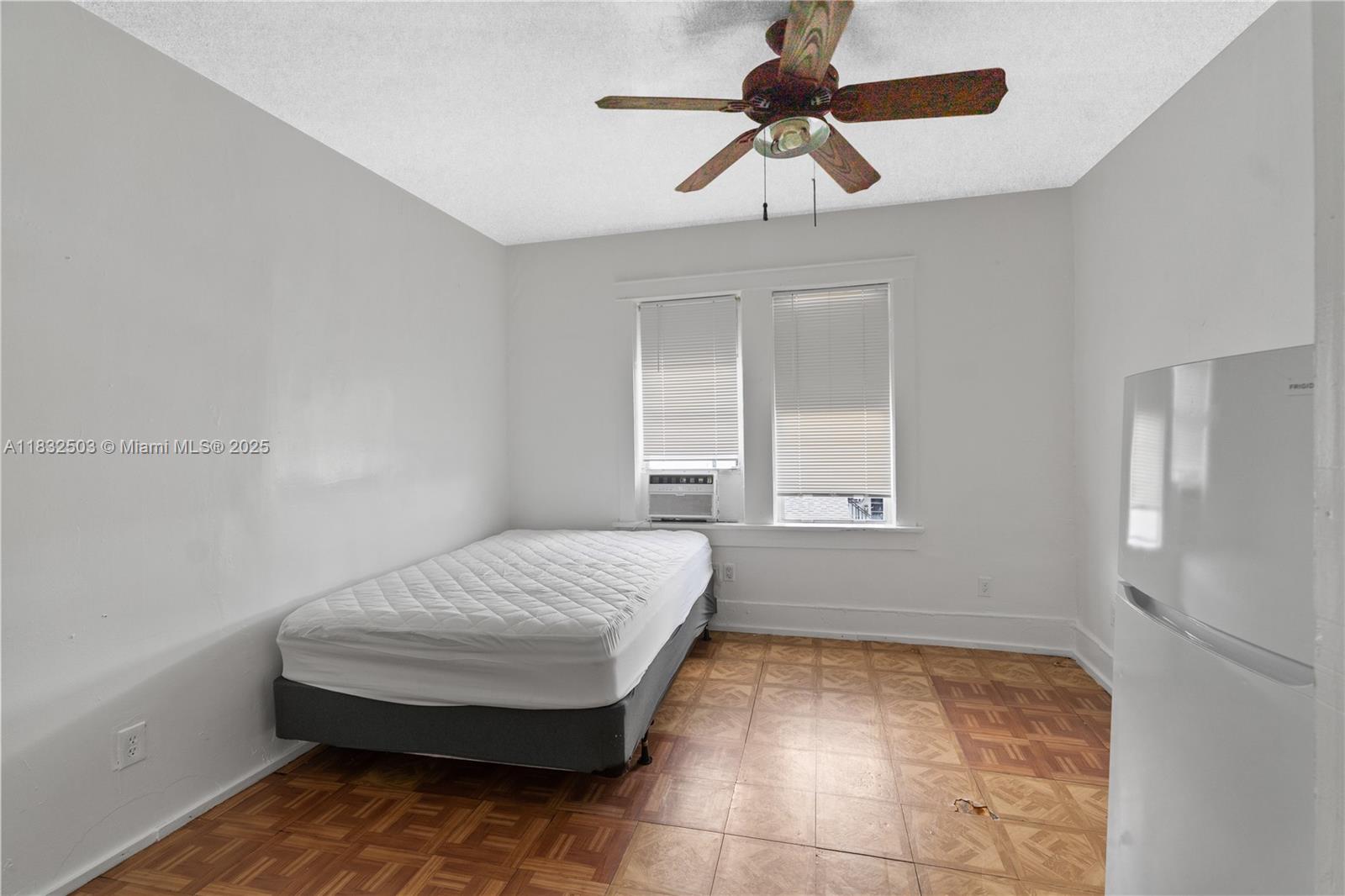 See details / sq. ft. $ 2025-07-01 0 Photo