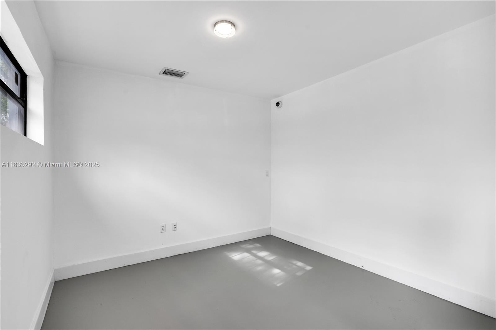 55  /   sq. ft. $ 2025-07-25 0 Photo