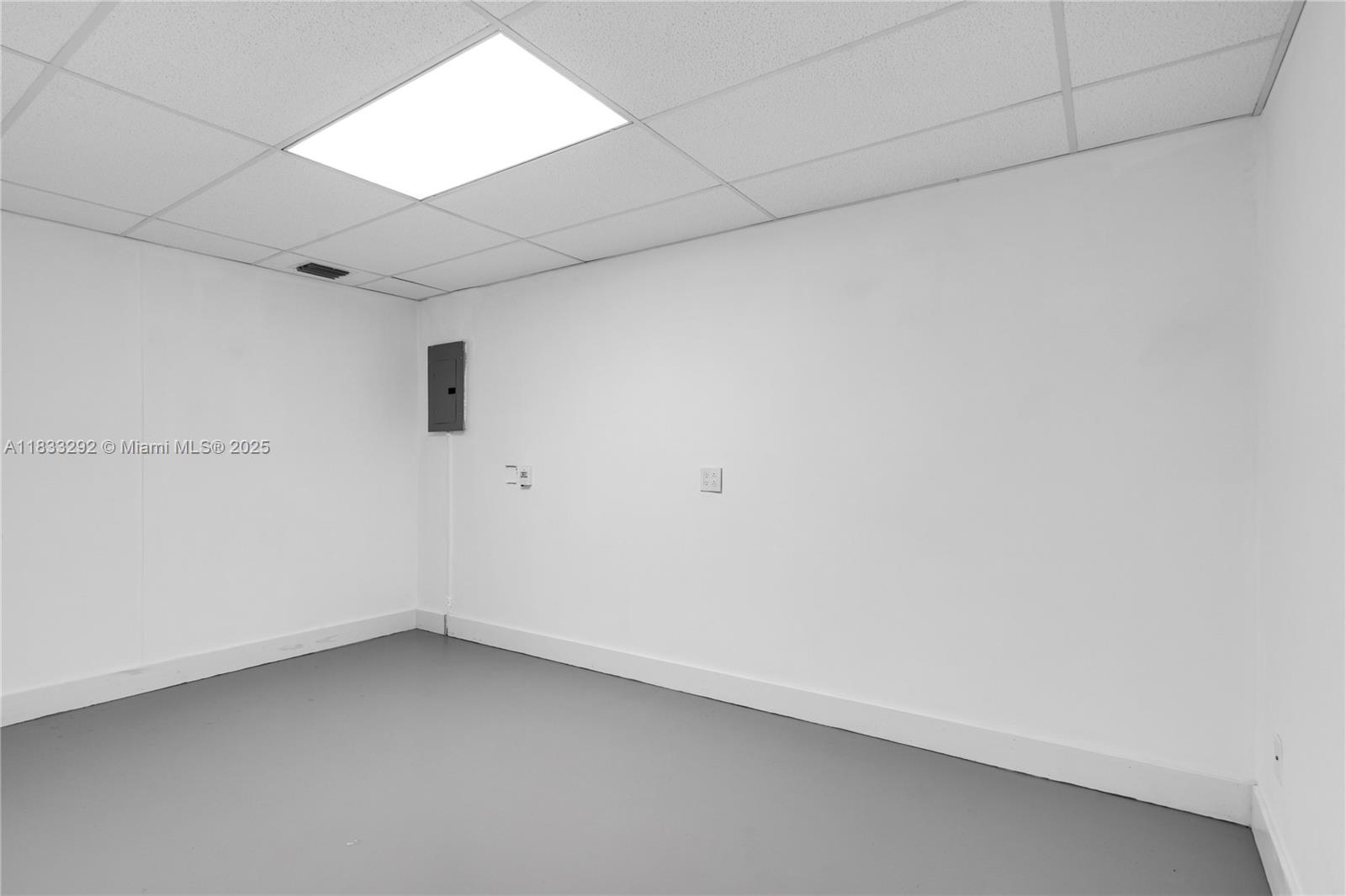 55  /   sq. ft. $ 2025-07-25 0 Photo