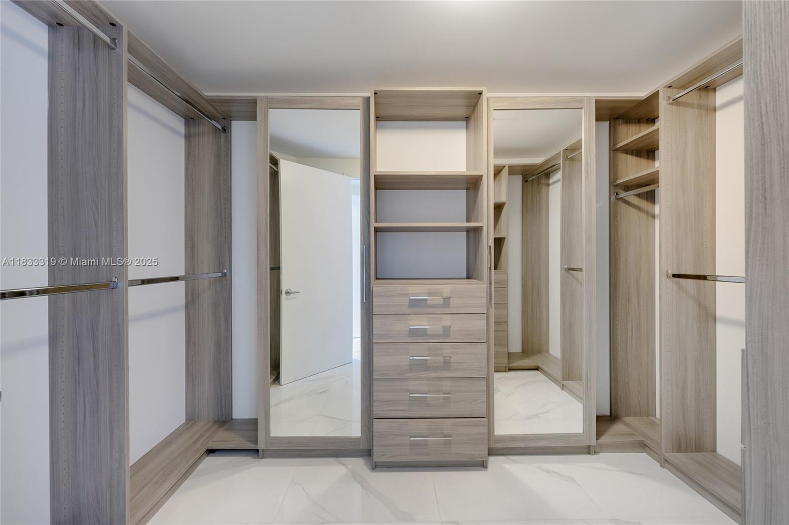 Photo of 17301 Biscayne Blvd  #605, North Miami Beach, Florida, 33160 - 