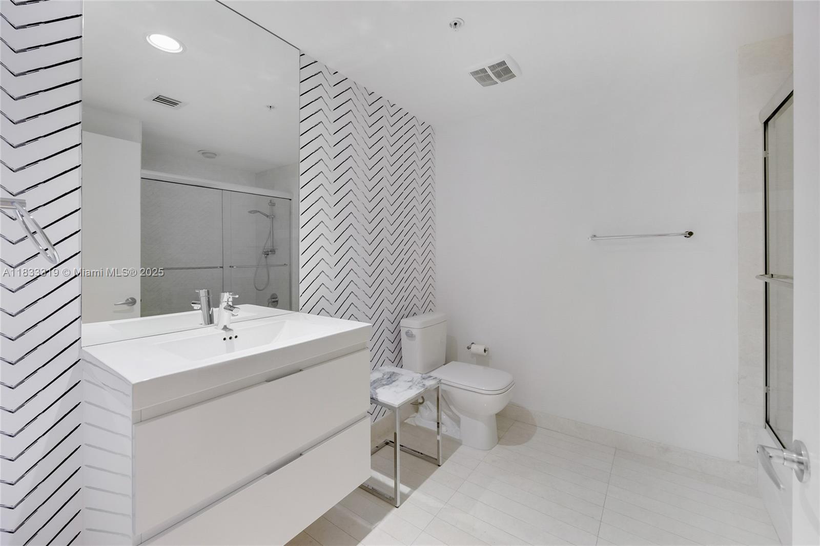 Photo of 17301 Biscayne Blvd  #605, North Miami Beach, Florida, 33160 - 