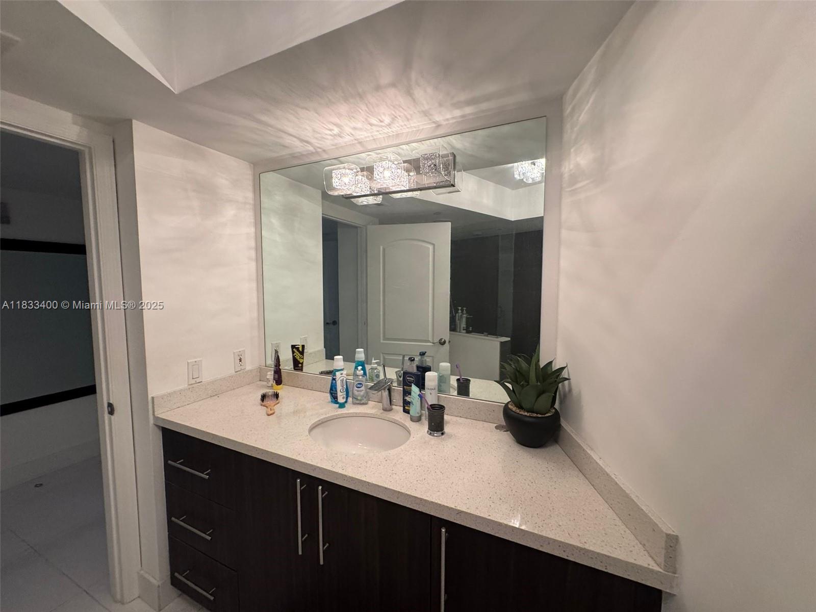1911 2 / 2 1140 sq. ft. $ 2025-07-15 0 Photo