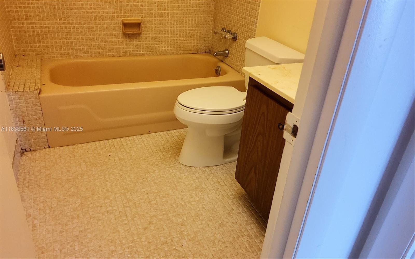 Photo of 1600 Ocean Dr  #5B, Hollywood, Florida, 33019 - 