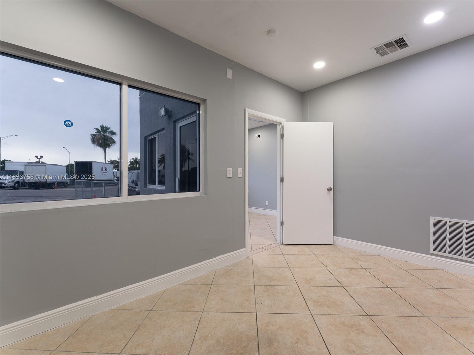 See details / sq. ft. $ 2025-07-03 0 Photo