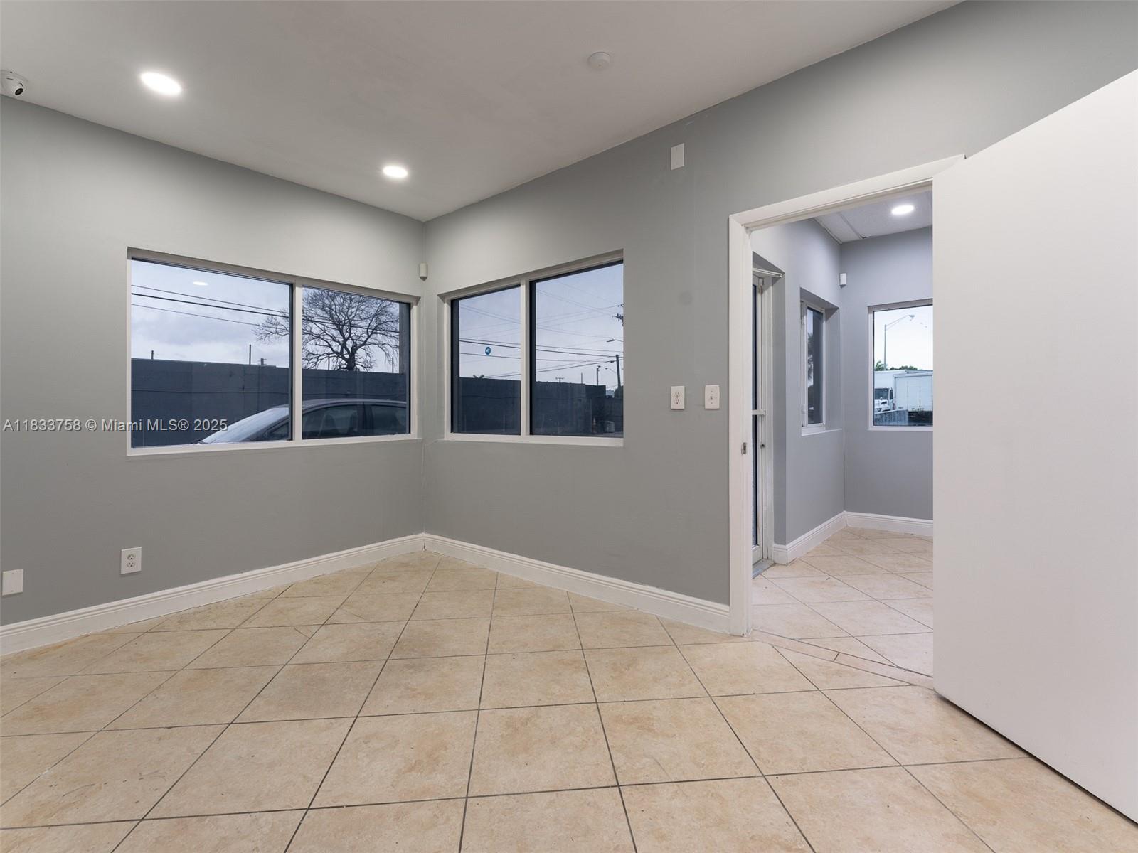 See details / sq. ft. $ 2025-07-03 0 Photo