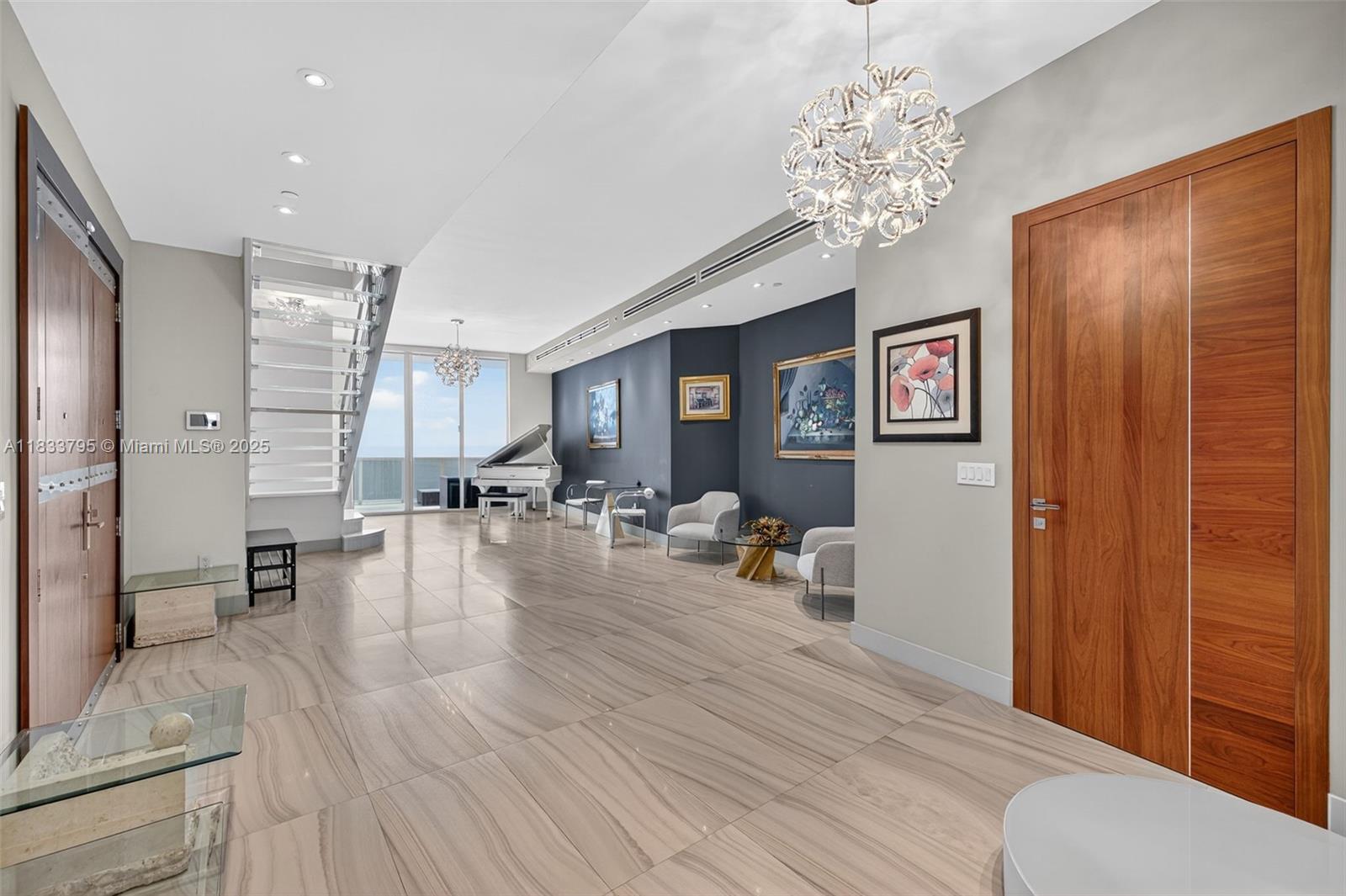 Ver detalles TS2 & TS3 4 / 5 3806 sq. ft. $ 2025-07-03 0 foto
