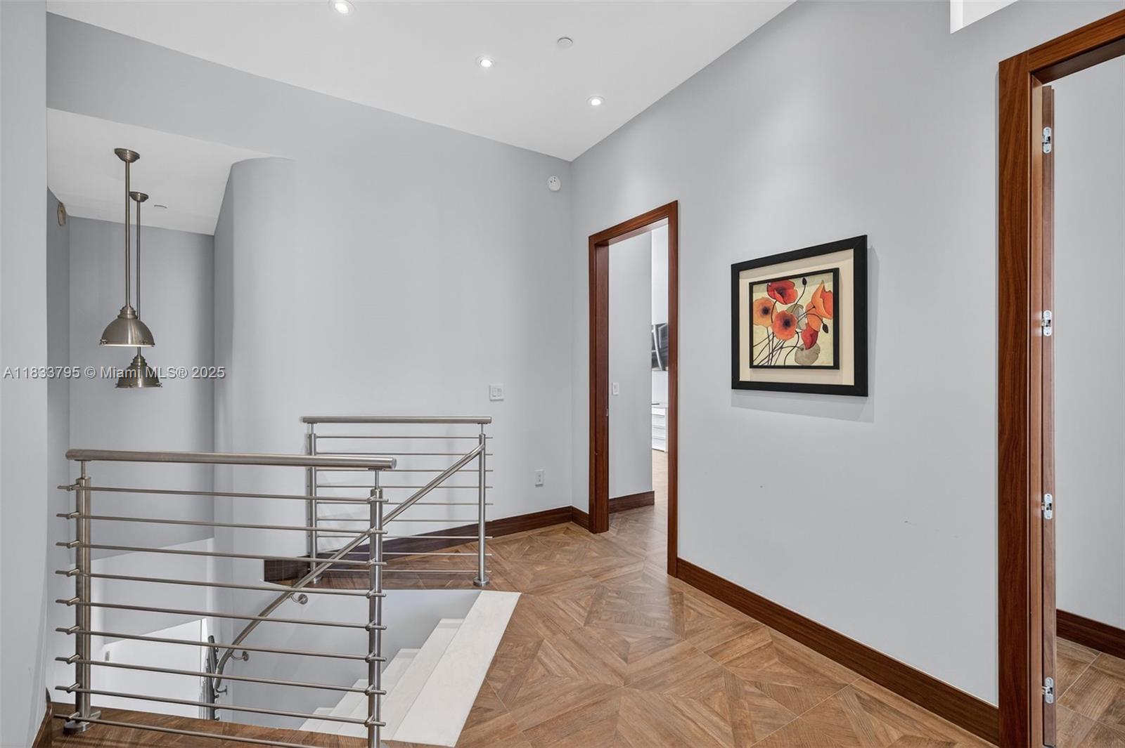 Ver detalles TS2 & TS3 4 / 5 3806 sq. ft. $ 2025-07-03 0 foto