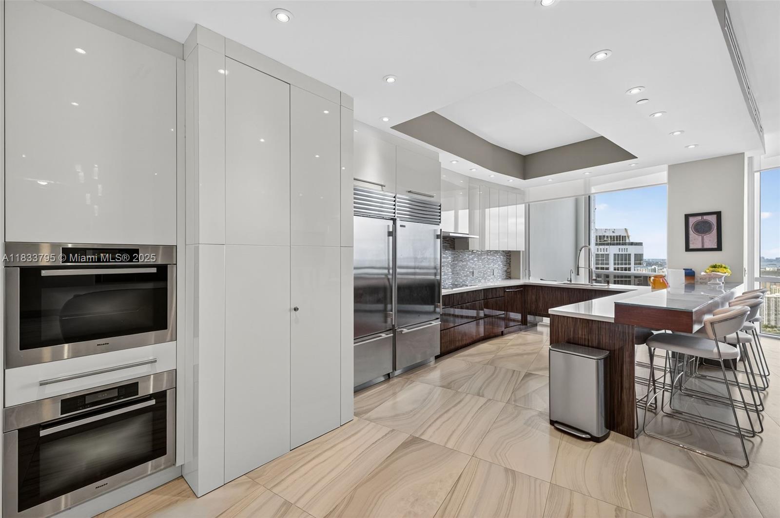 Ver detalles TS2 & TS3 4 / 5 3806 sq. ft. $ 2025-07-03 0 foto