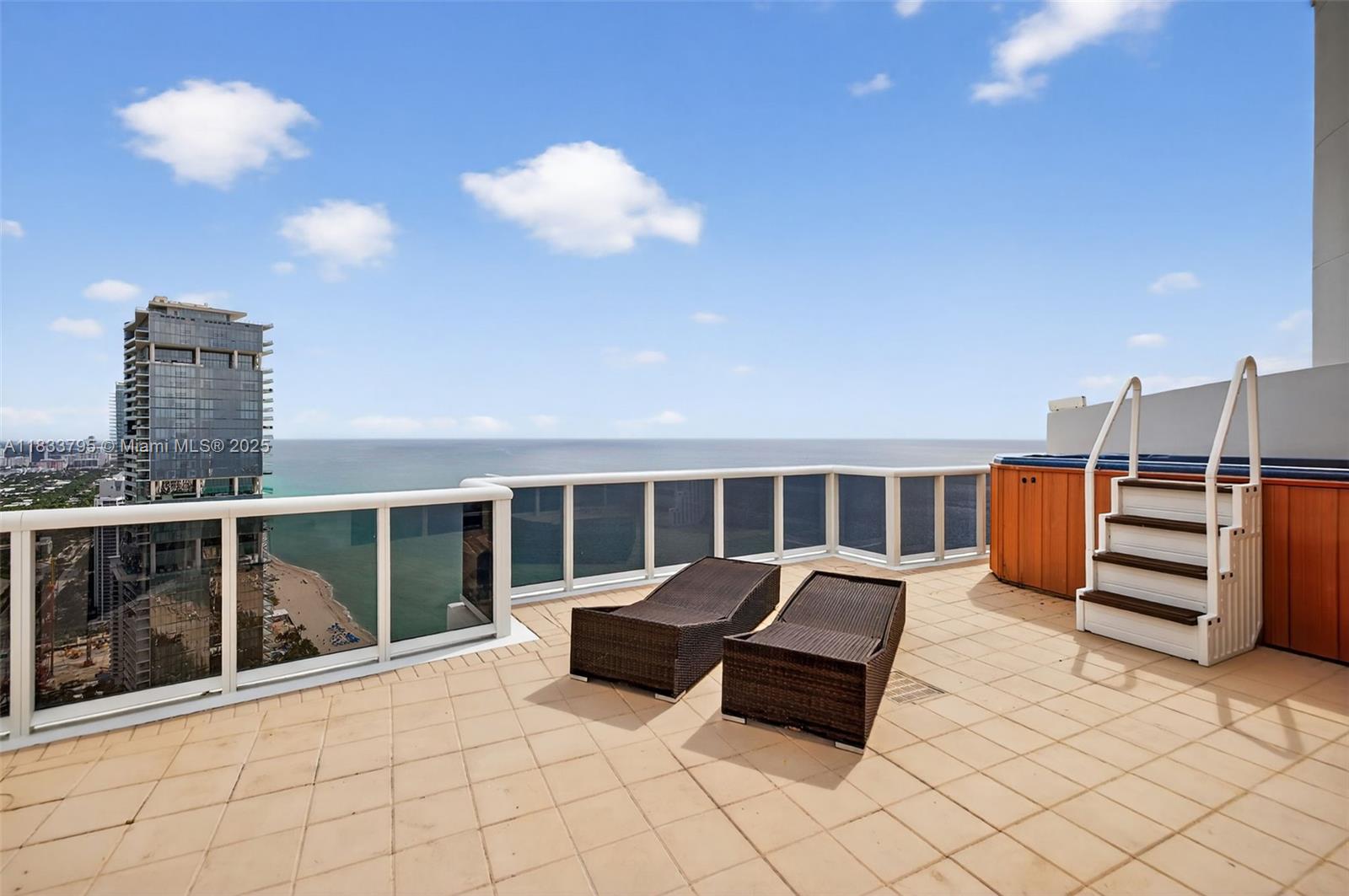 Ver detalles TS2 & TS3 4 / 5 3806 sq. ft. $ 2025-07-03 0 foto