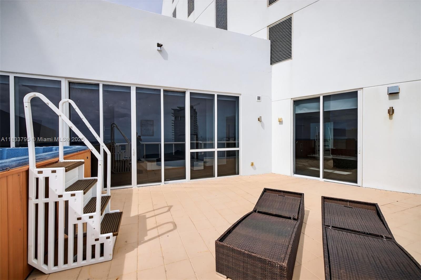 Ver detalles TS2 & TS3 4 / 5 3806 sq. ft. $ 2025-07-03 0 foto