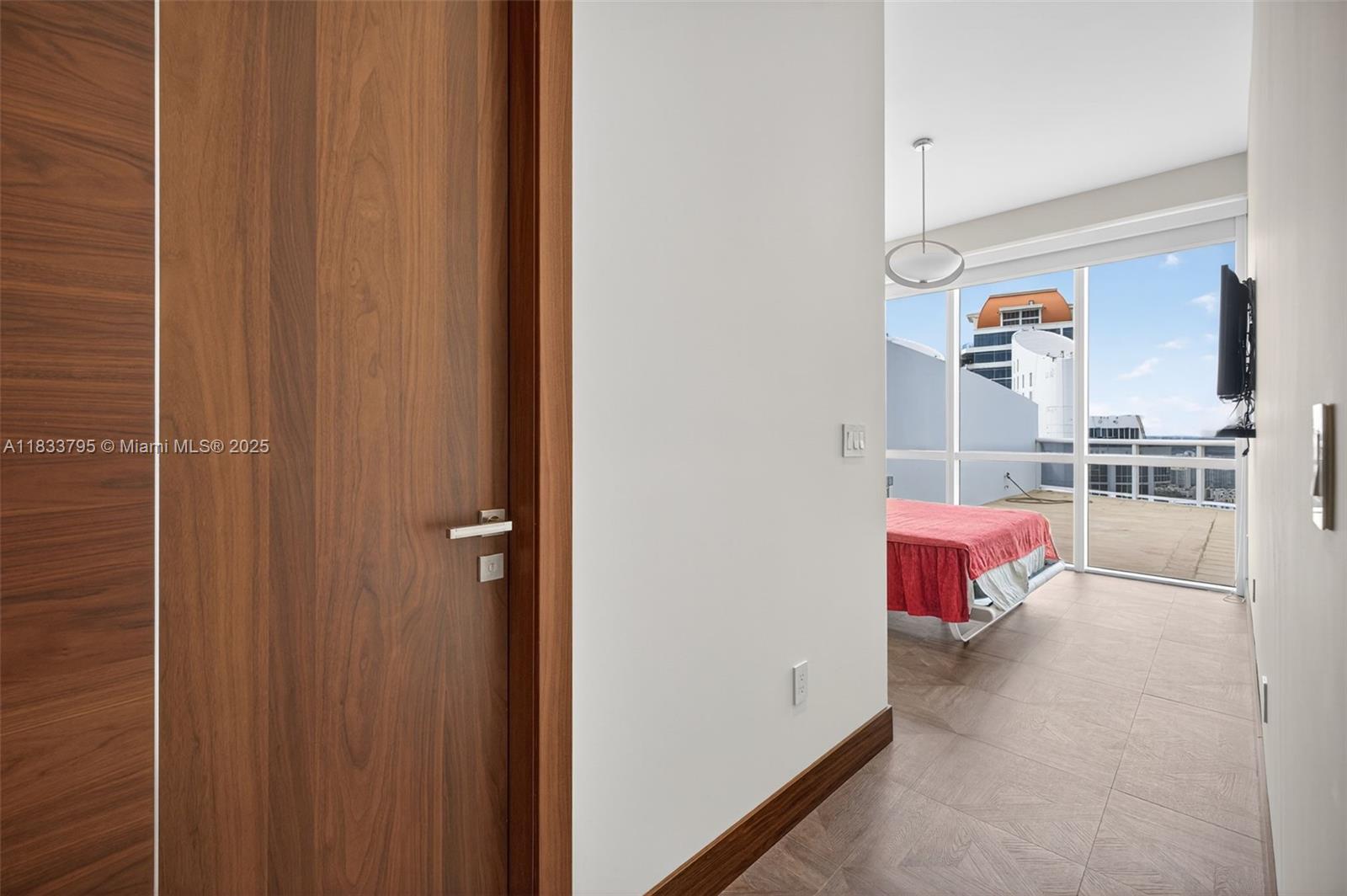 Ver detalles TS2 & TS3 4 / 5 3806 sq. ft. $ 2025-07-03 0 foto