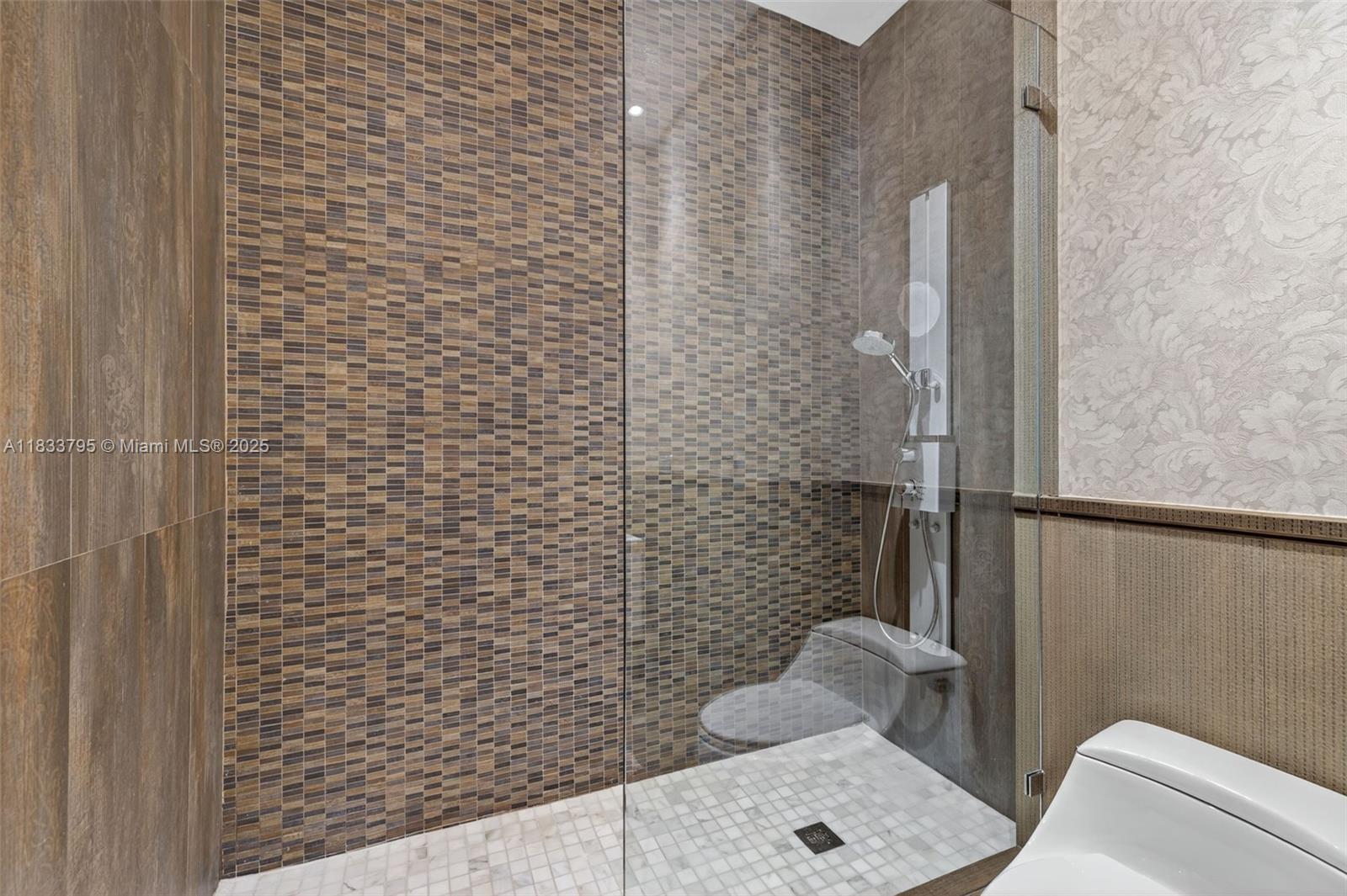 Ver detalles TS2 & TS3 4 / 5 3806 sq. ft. $ 2025-07-03 0 foto
