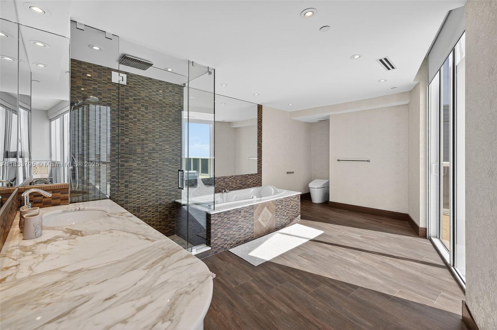 Ver detalles TS2 & TS3 4 / 5 3806 sq. ft. $ 2025-07-03 0 foto