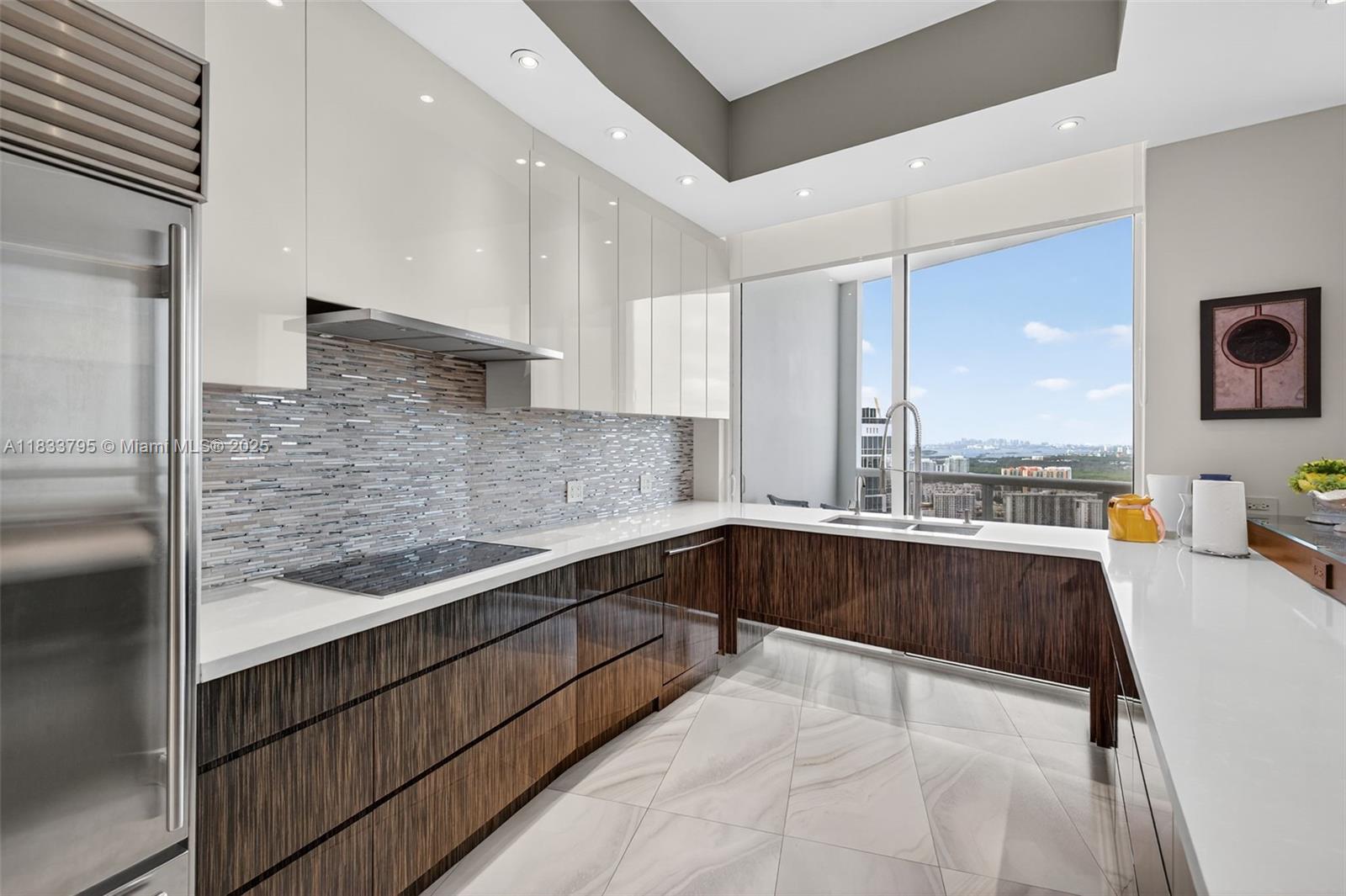 Ver detalles TS2 & TS3 4 / 5 3806 sq. ft. $ 2025-07-03 0 foto