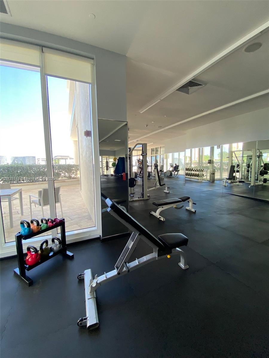 Подробнее 1409 2 / 1 1086 кв.футов $ 2025-07-03 0 Фото