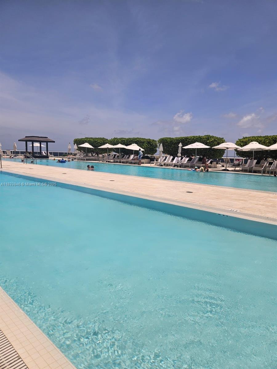 Подробнее 1409 2 / 1 1086 кв.футов $ 2025-07-03 0 Фото