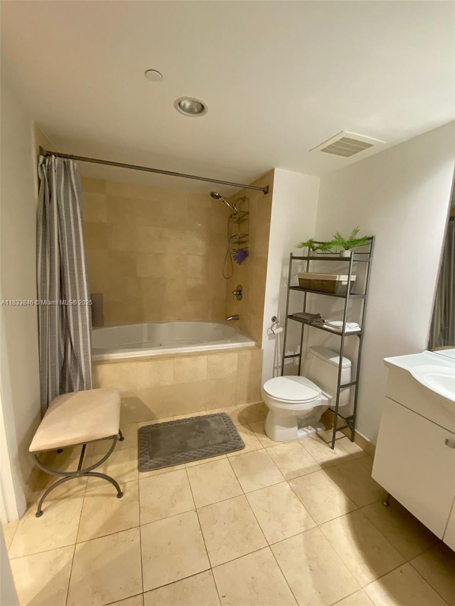 Подробнее 1409 2 / 1 1086 кв.футов $ 2025-07-03 0 Фото