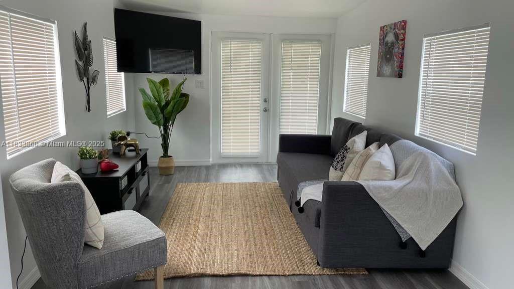 See details / 1601 sq. ft. $ 2025-07-03 0 Photo