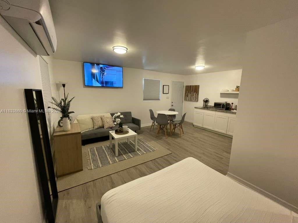 See details / 1601 sq. ft. $ 2025-07-03 0 Photo