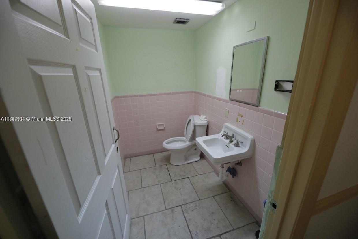 See details / sq. ft. $ 2025-07-03 0 Photo