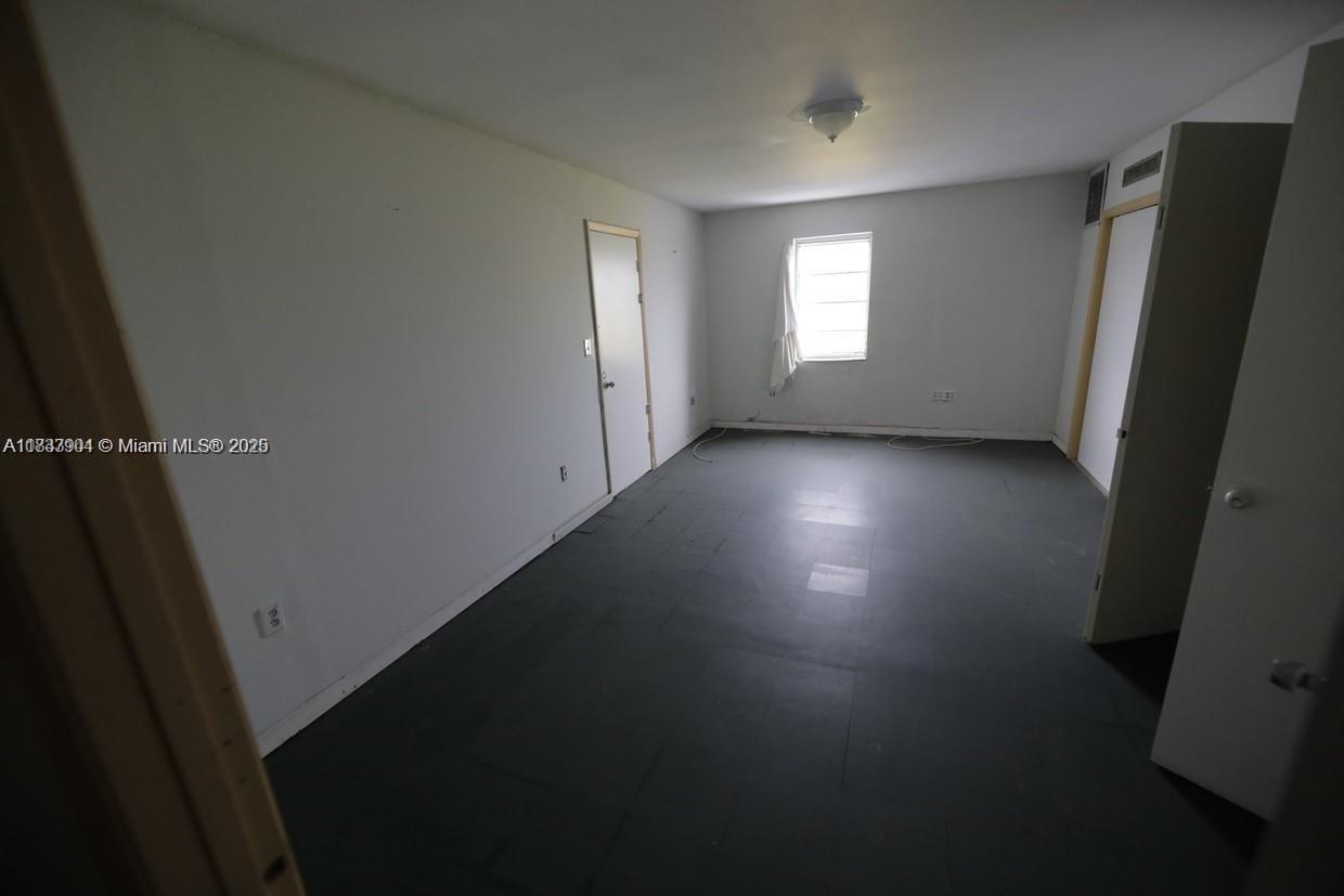 See details / sq. ft. $ 2025-07-03 0 Photo