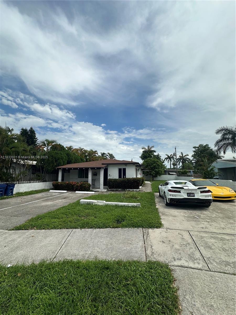   /  1422 sq. ft. $ 2025-07-03 0 foto