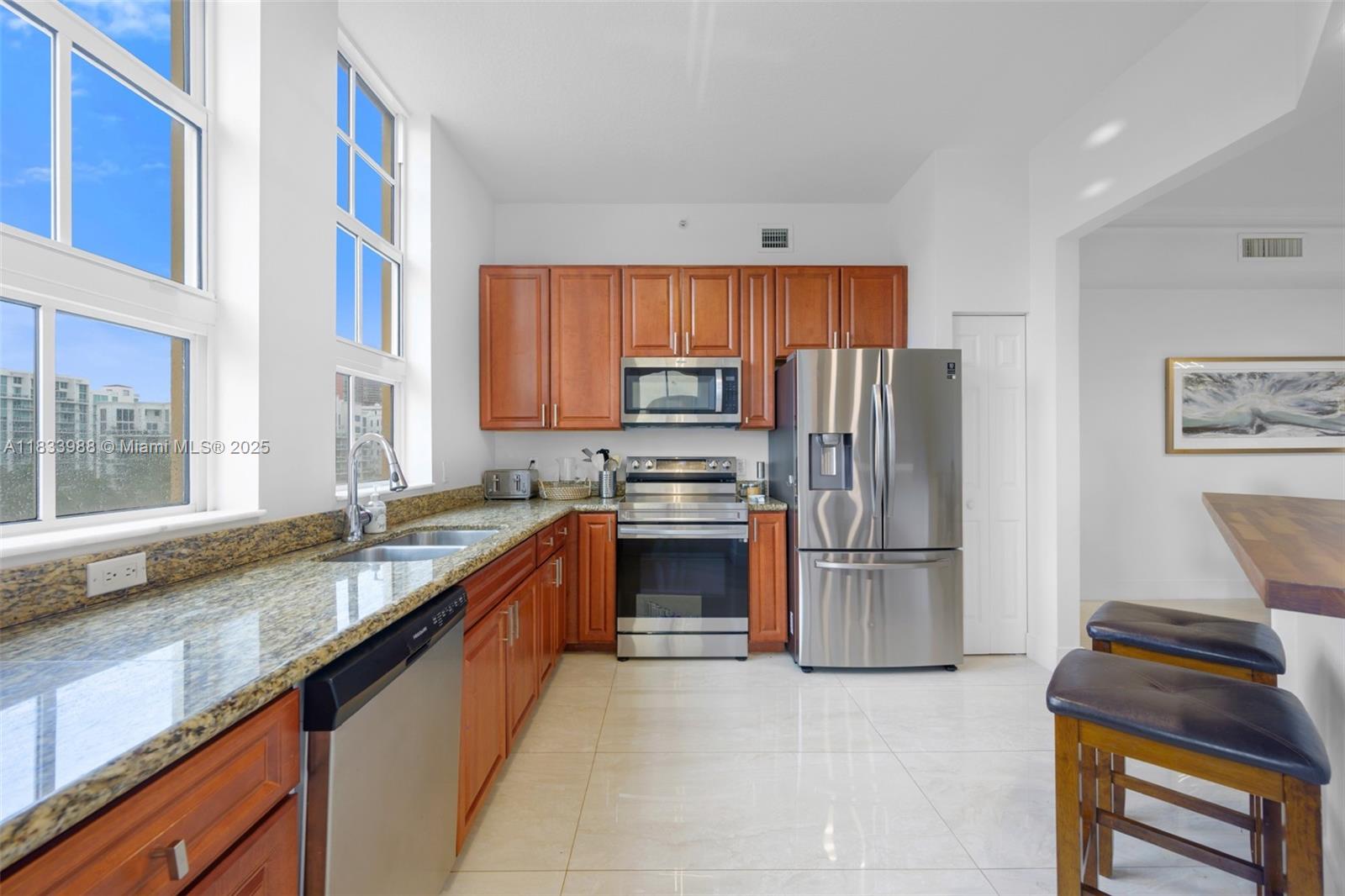 Photo of 3001 185th St  #613, Aventura, Florida, 33180 - 
