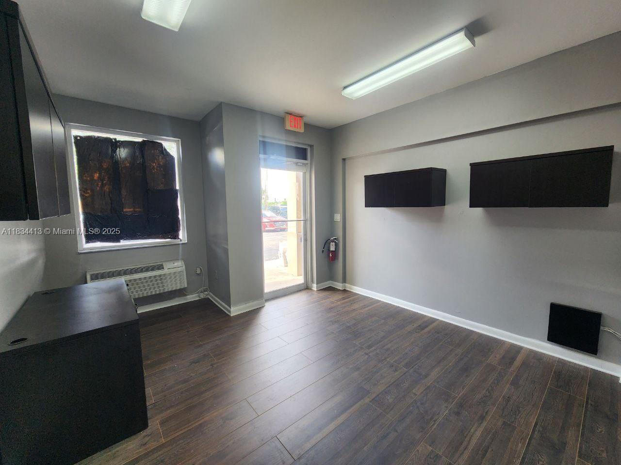 10  /   sq. ft. $ 2025-07-04 0 Photo
