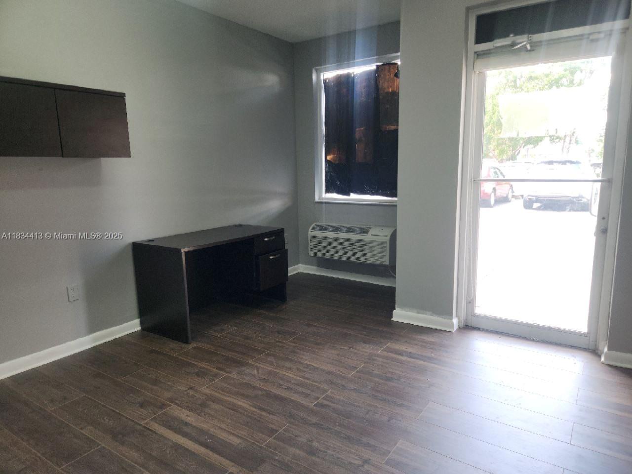 10  /   sq. ft. $ 2025-07-04 0 Photo