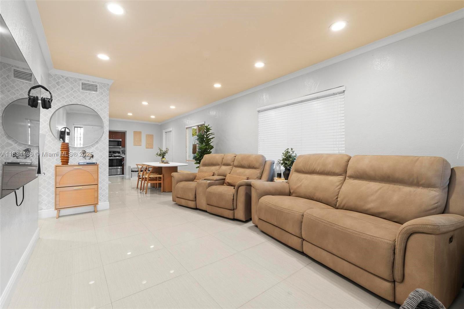   /  1912 sq. ft. $ 2025-07-04 0 Photo