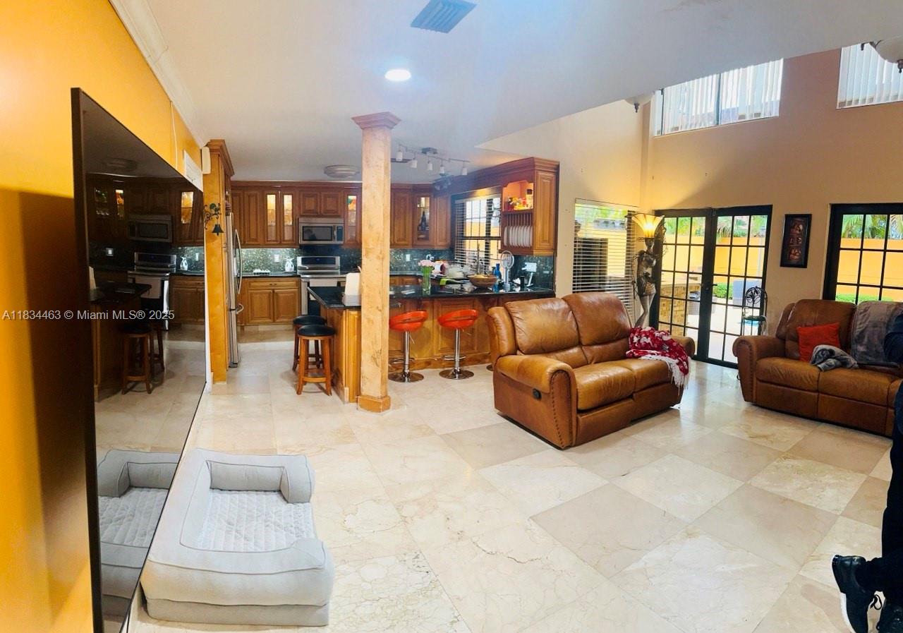 See details 8565 4 / 5 3576 sq. ft. $ 2025-07-16 0 Photo