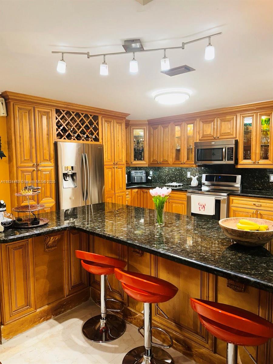 See details 8565 4 / 5 3576 sq. ft. $ 2025-07-16 0 Photo