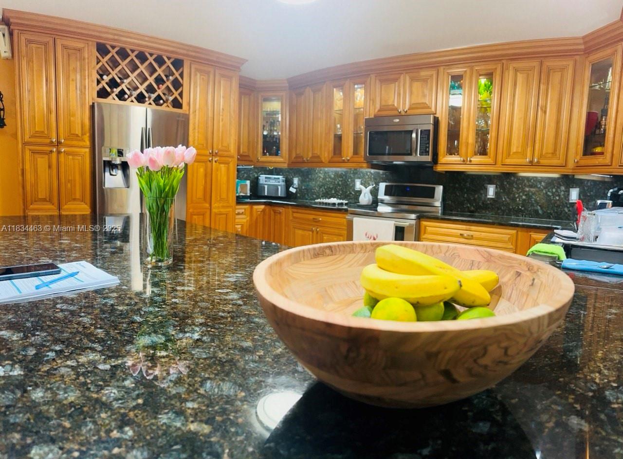 See details 8565 4 / 5 3576 sq. ft. $ 2025-07-16 0 Photo