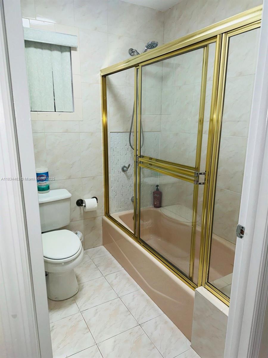 See details 8565 4 / 5 3576 sq. ft. $ 2025-07-16 0 Photo
