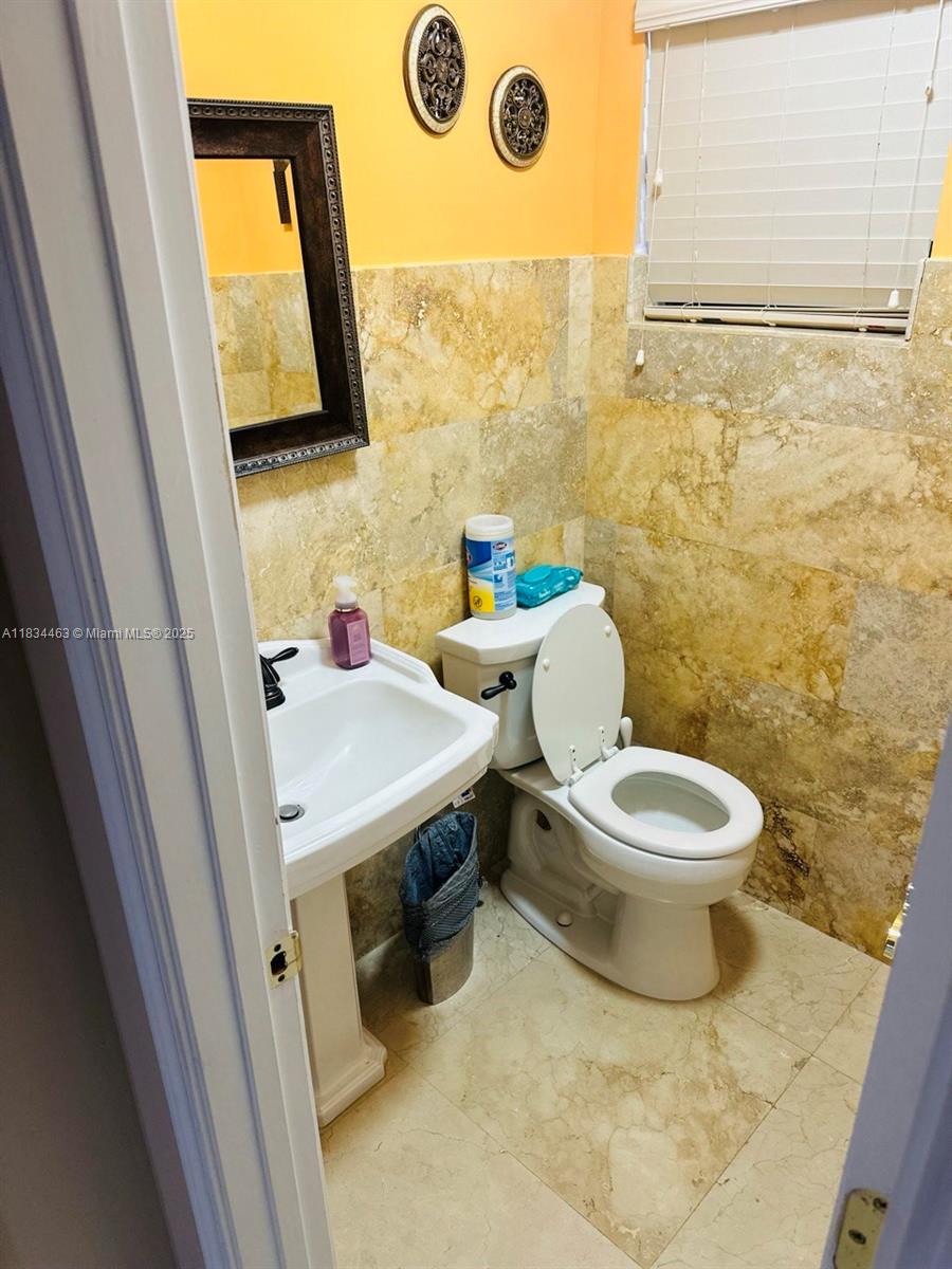 See details 8565 4 / 5 3576 sq. ft. $ 2025-07-16 0 Photo