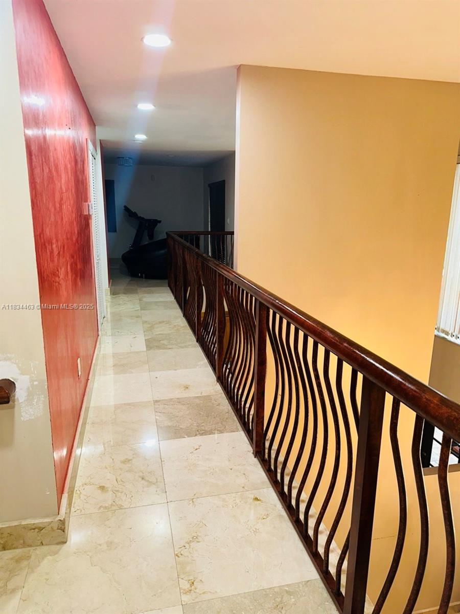See details 8565 4 / 5 3576 sq. ft. $ 2025-07-16 0 Photo